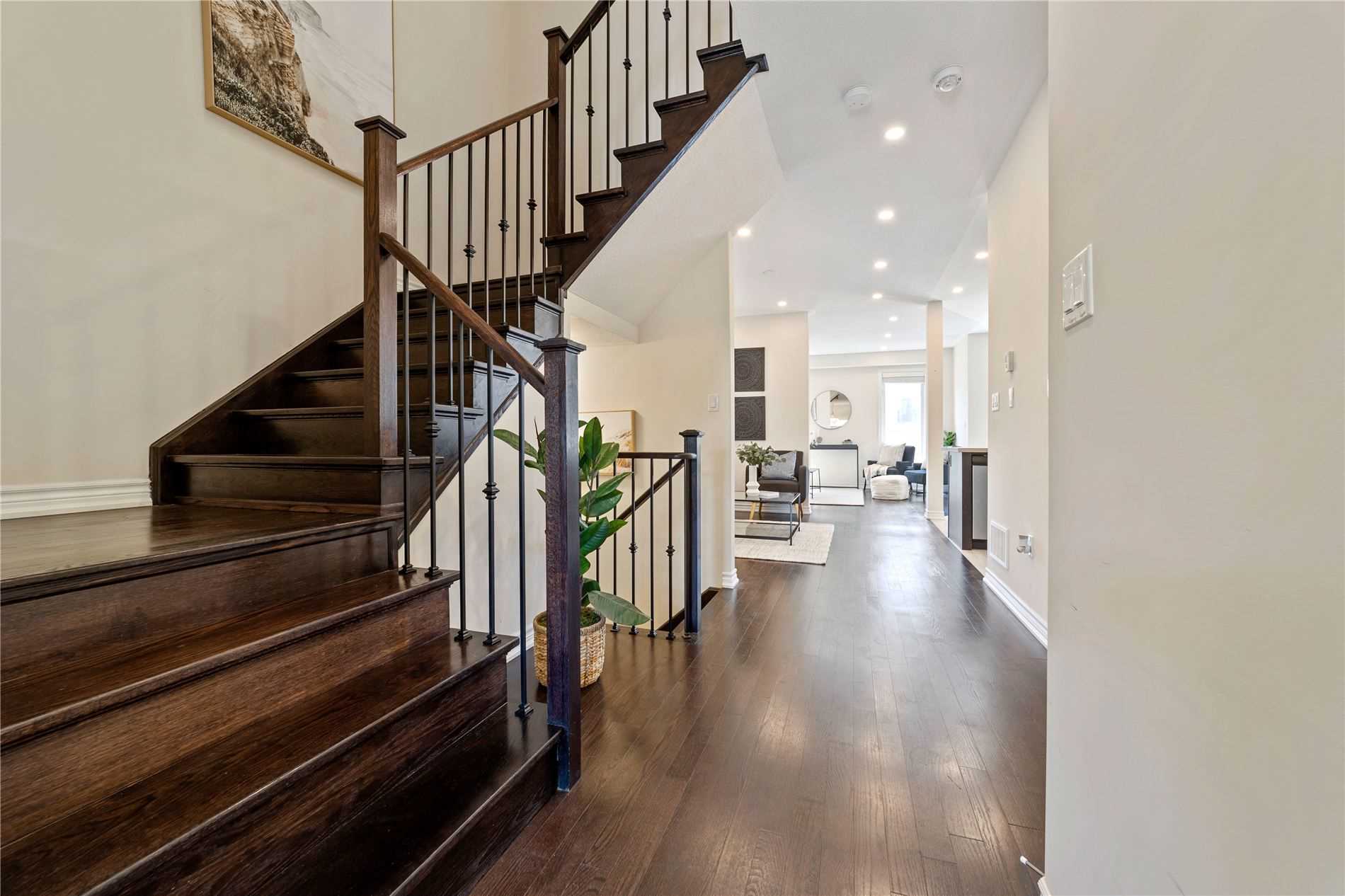 66 Moses Cres
