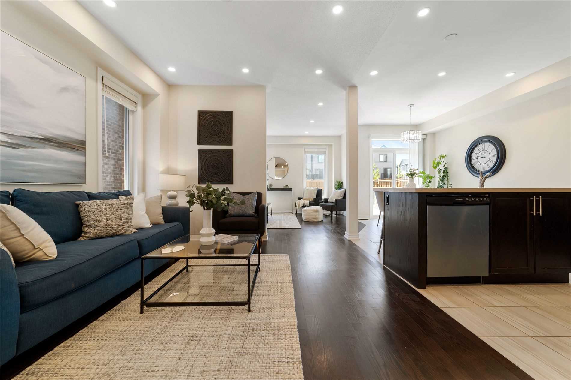 66 Moses Cres