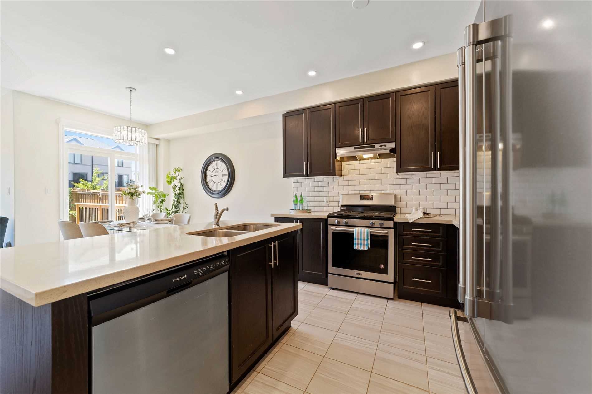 66 Moses Cres