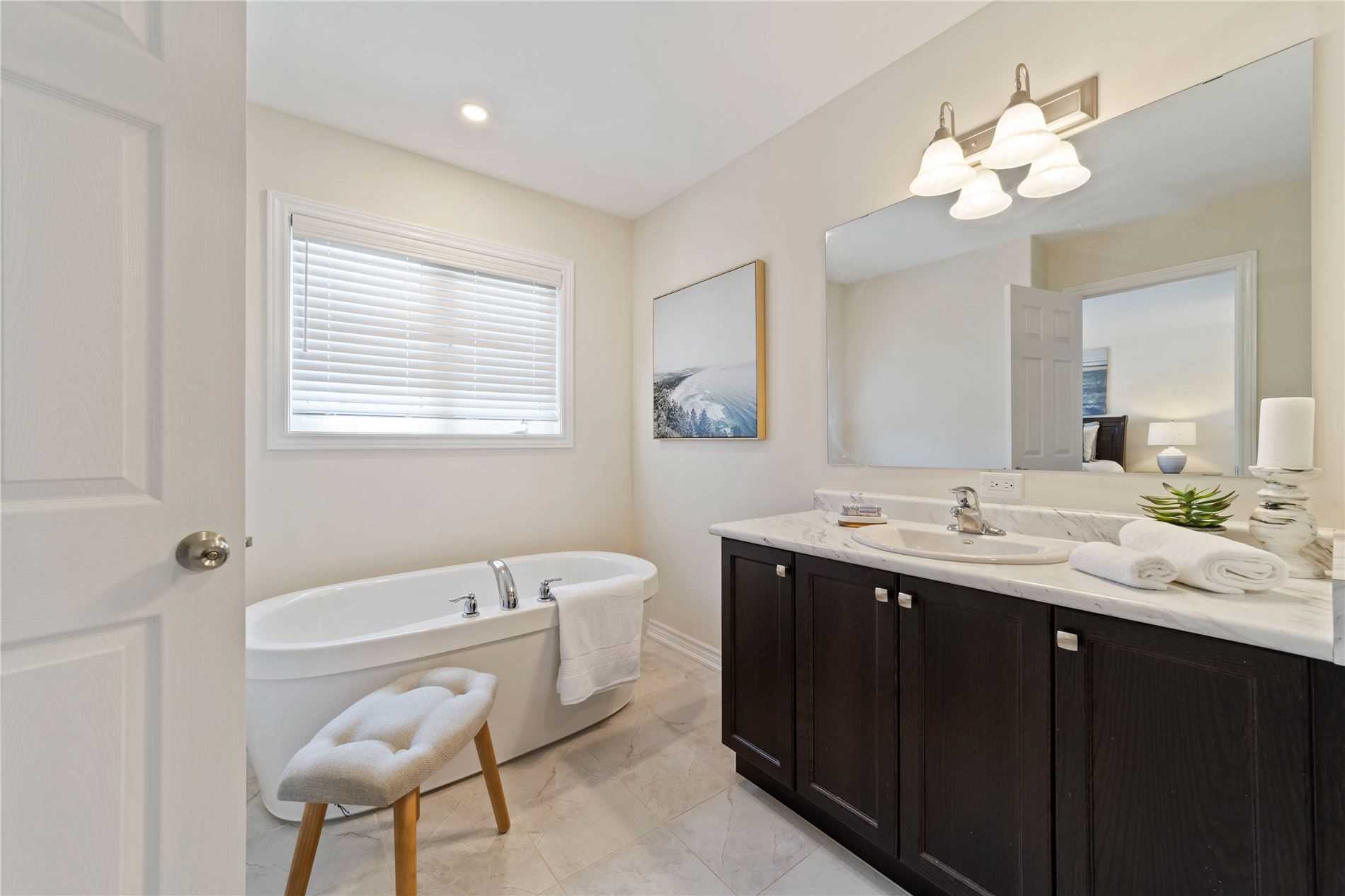 66 Moses Cres