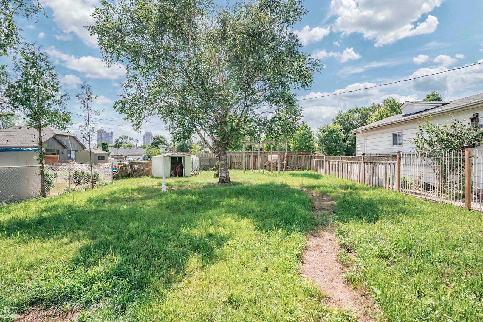 24 Woodhouse Cres