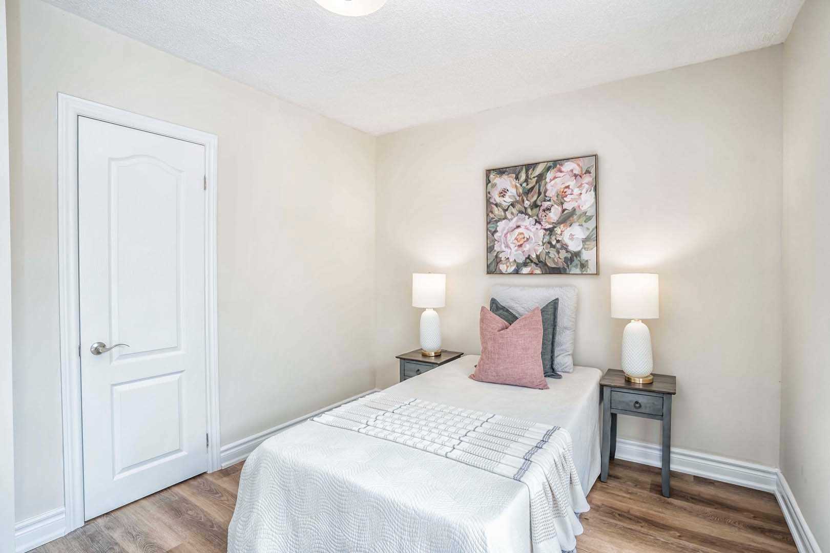 24 Woodhouse Cres