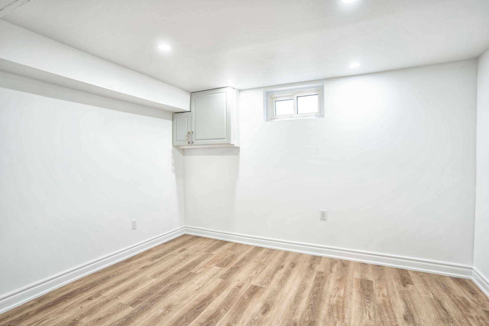 24 Woodhouse Cres