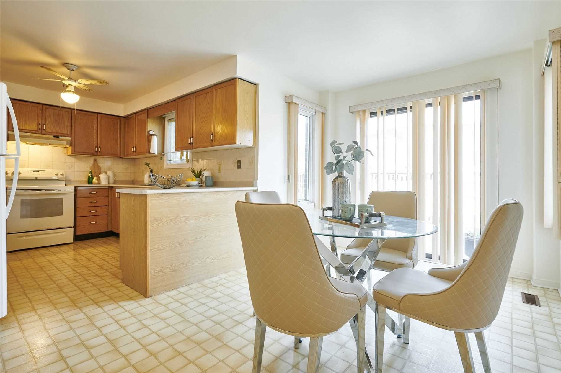 33 Wilce Dr