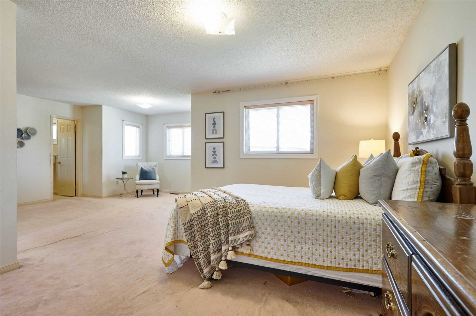 33 Wilce Dr