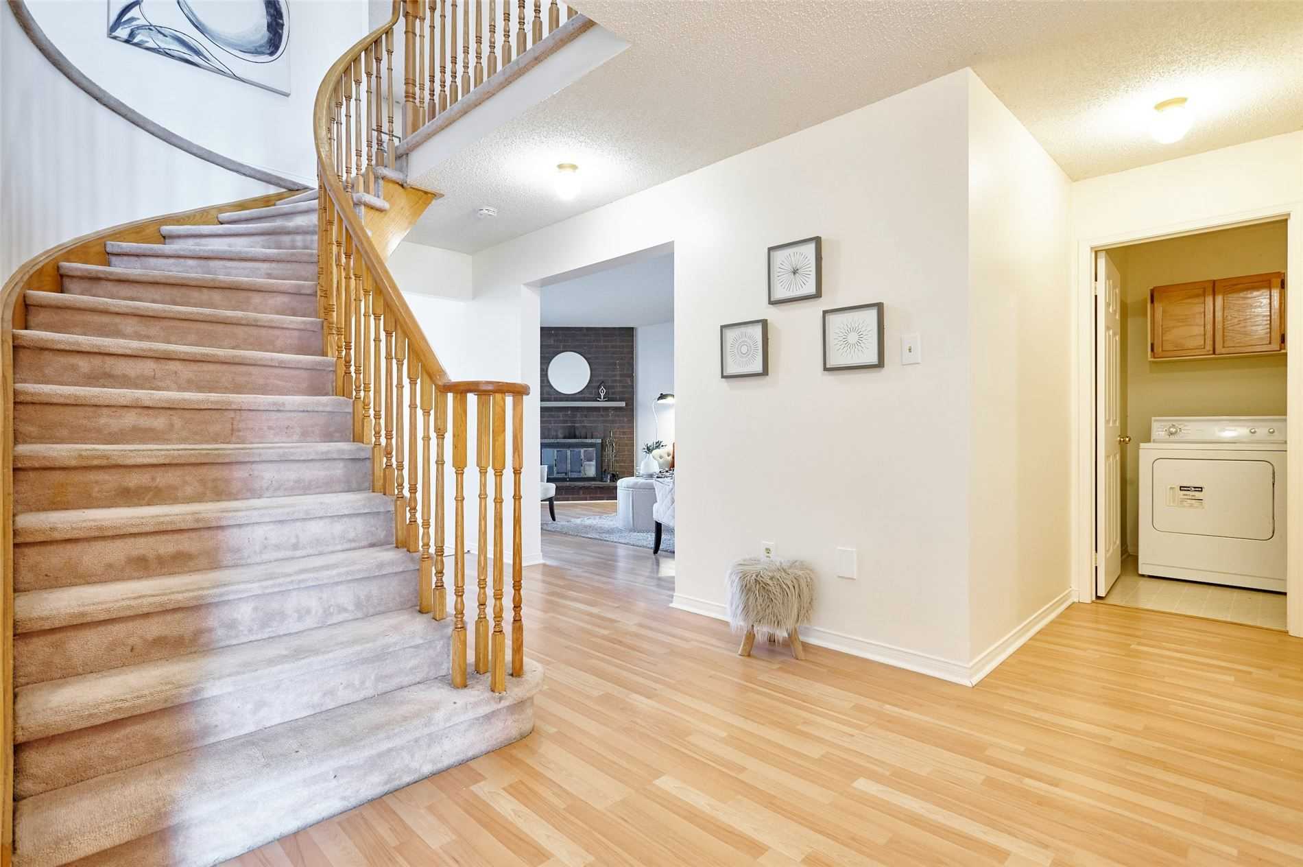 33 Wilce Dr