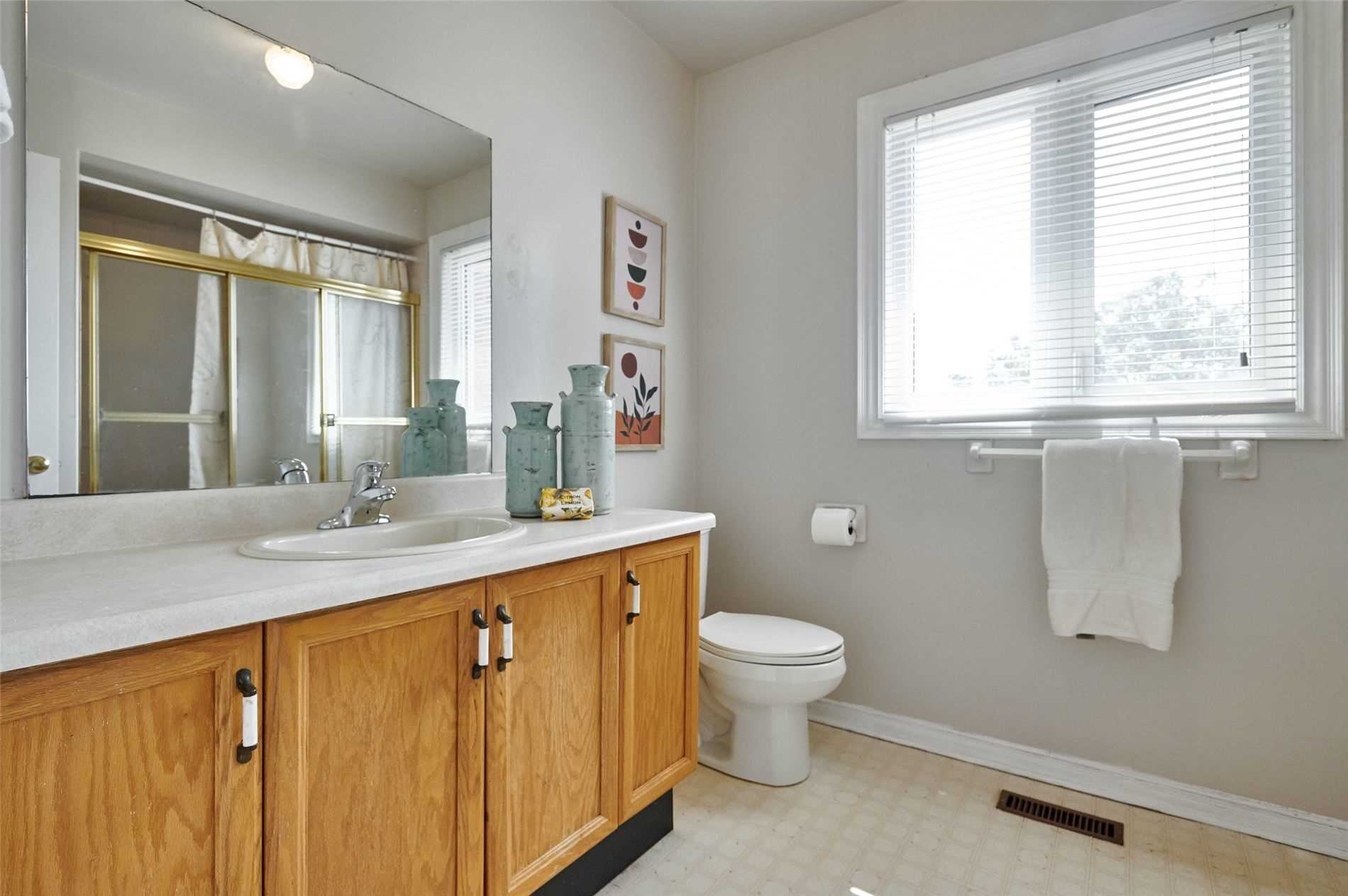 33 Wilce Dr