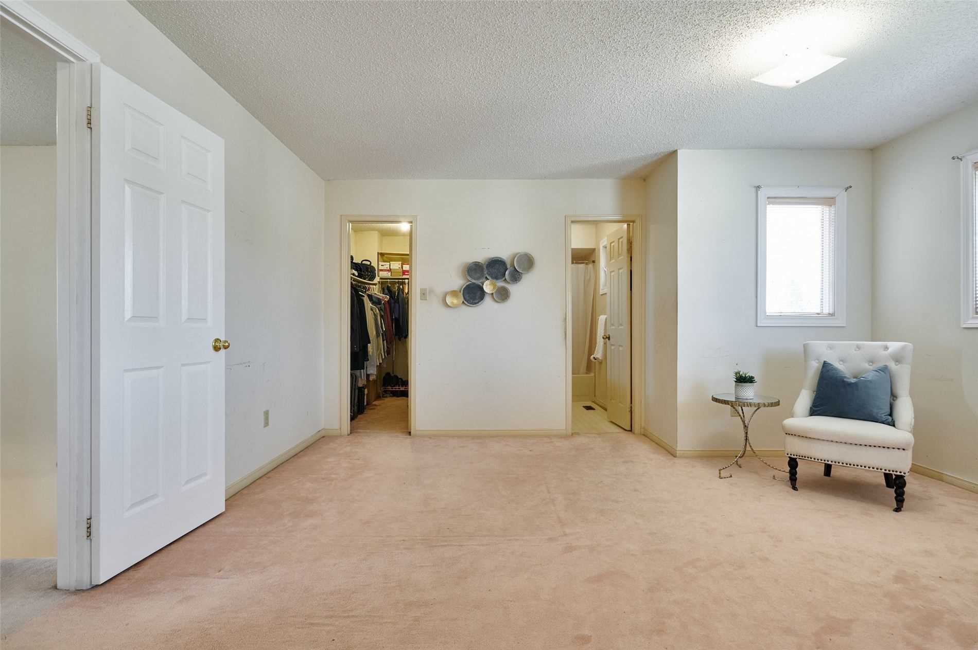 33 Wilce Dr