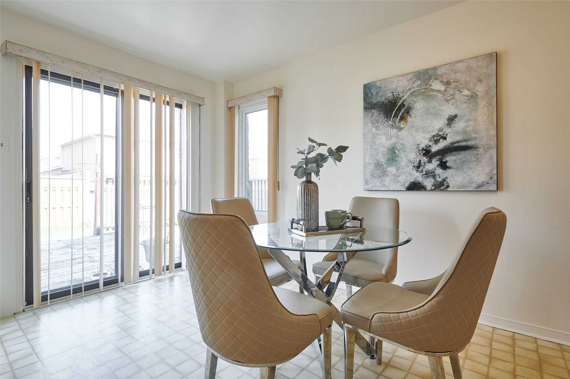 33 Wilce Dr