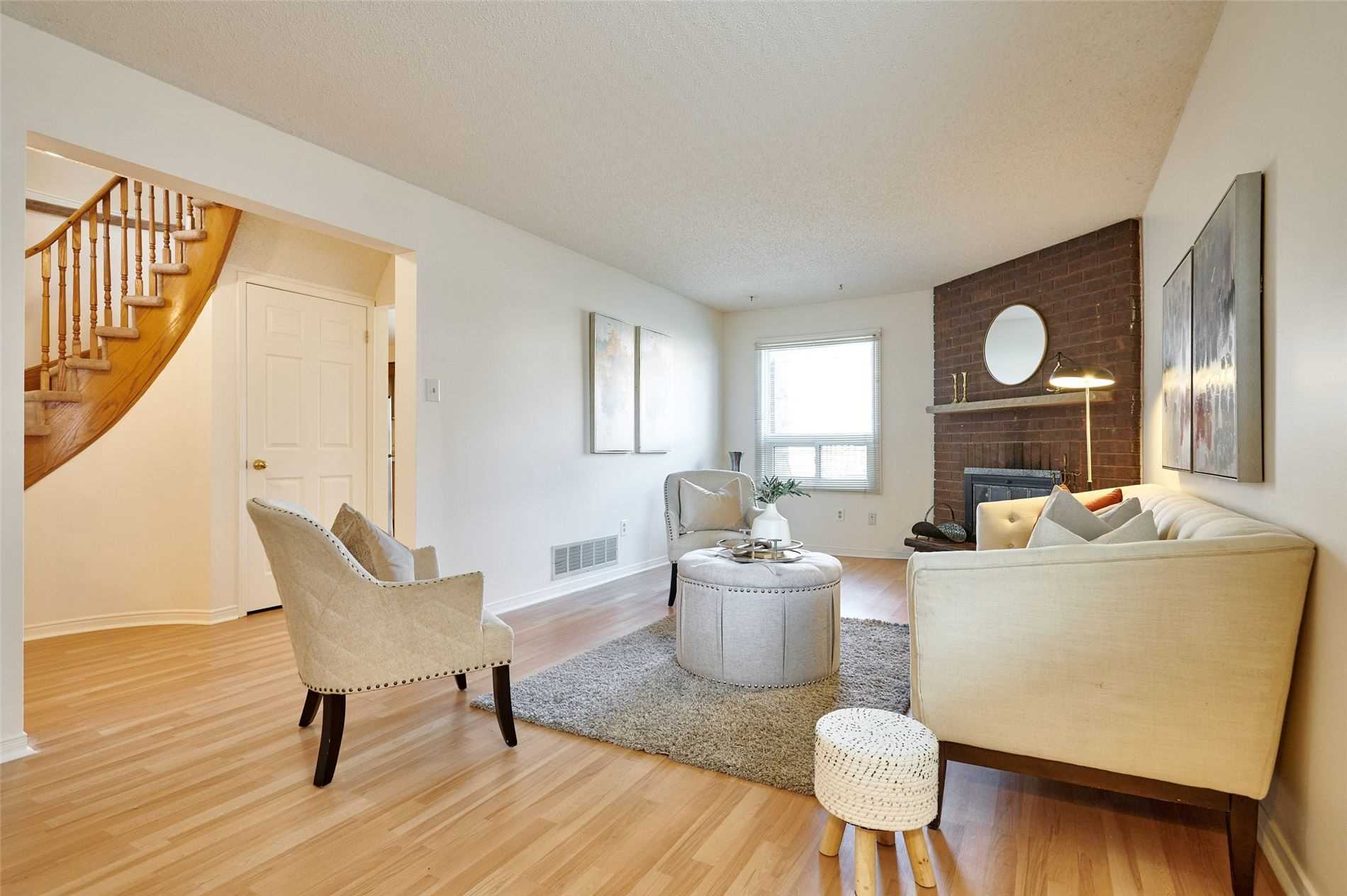 33 Wilce Dr