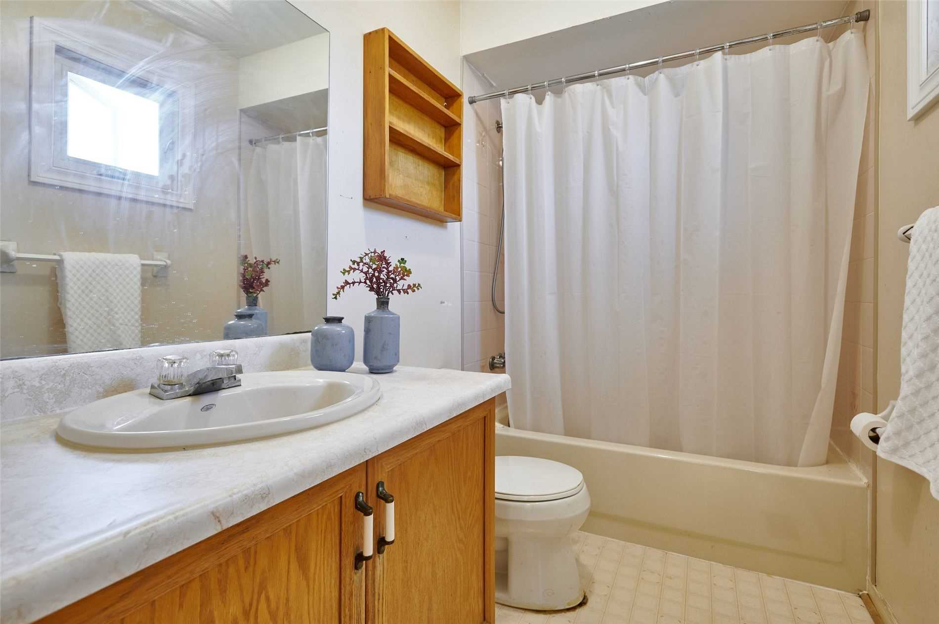 33 Wilce Dr