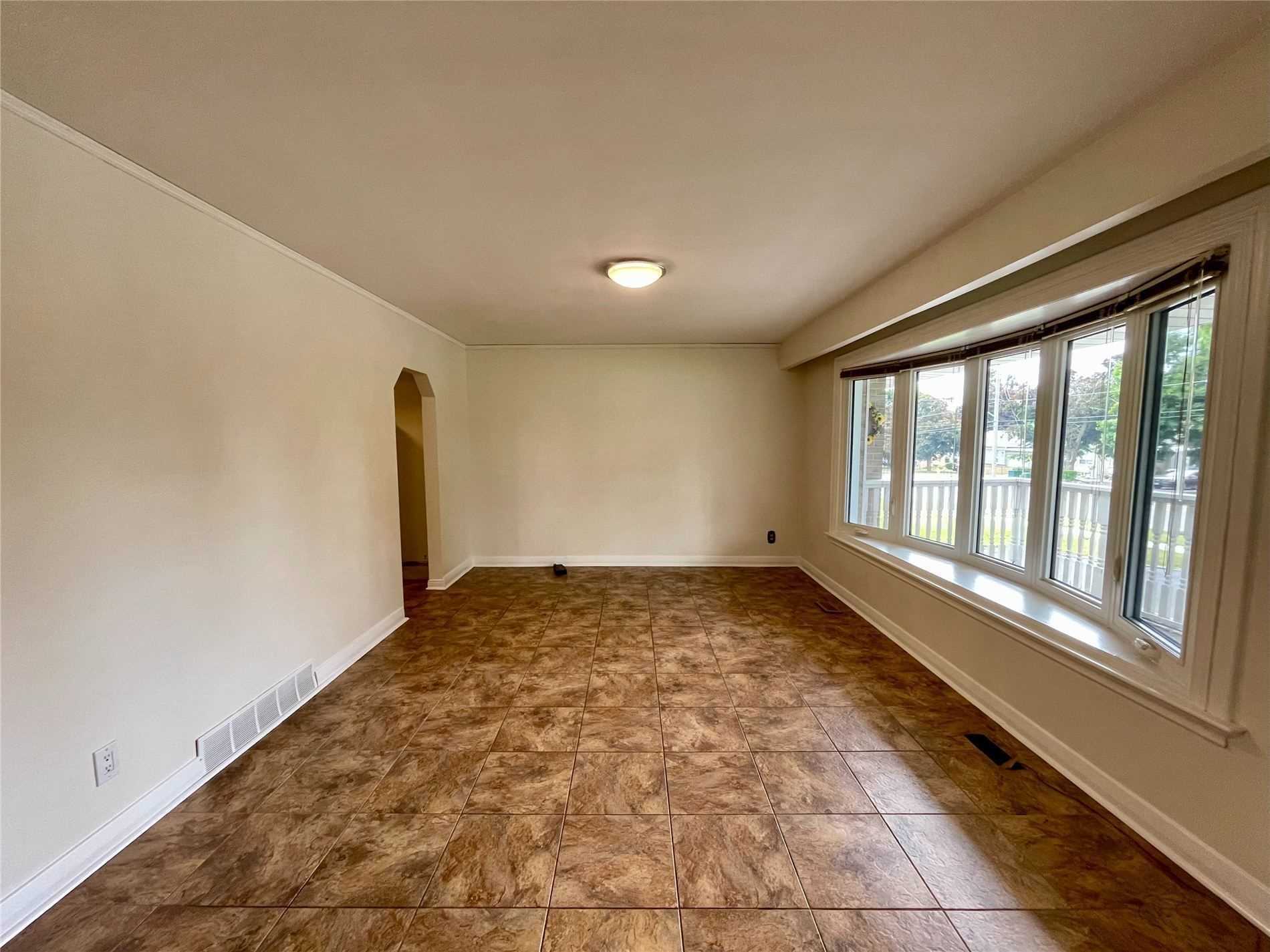 Listing E5711157 - Large Photo # 3