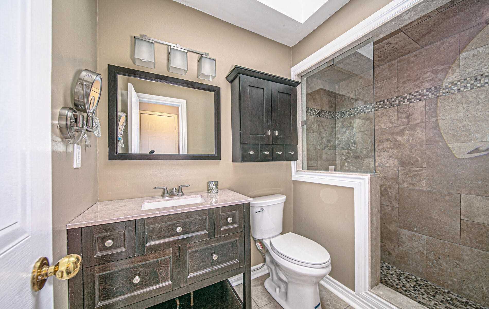 63 Stanford Cres