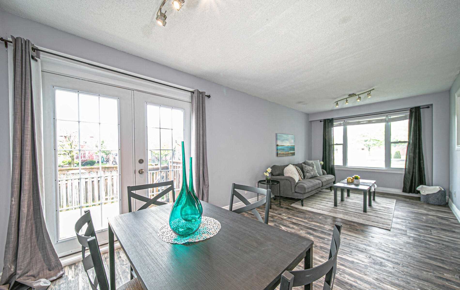 63 Stanford Cres