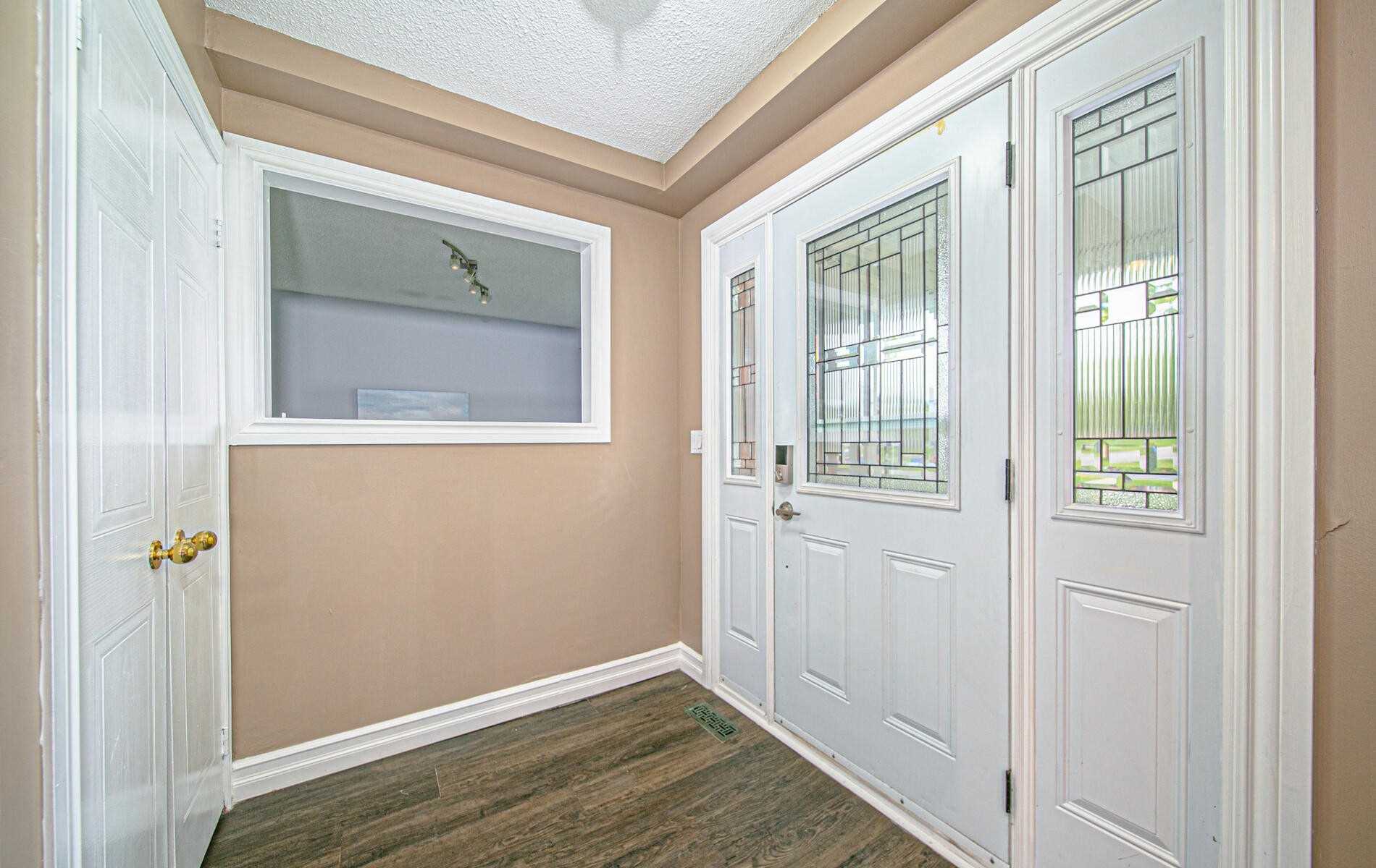 63 Stanford Cres