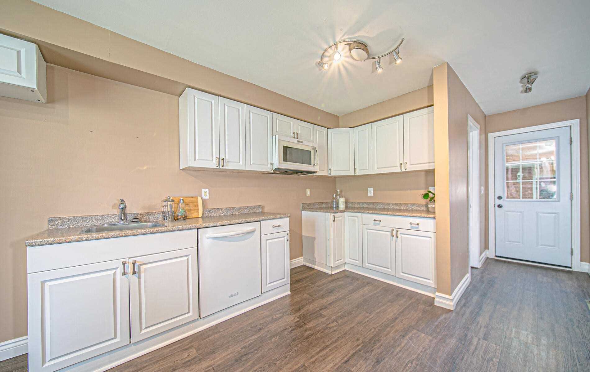 63 Stanford Cres