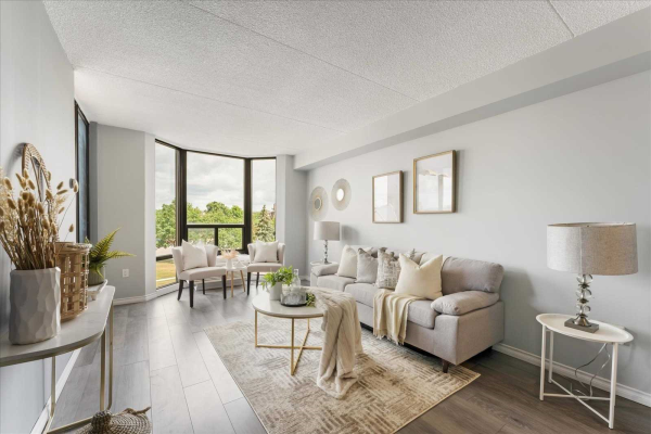 1530 Pickering Pkwy, Pickering