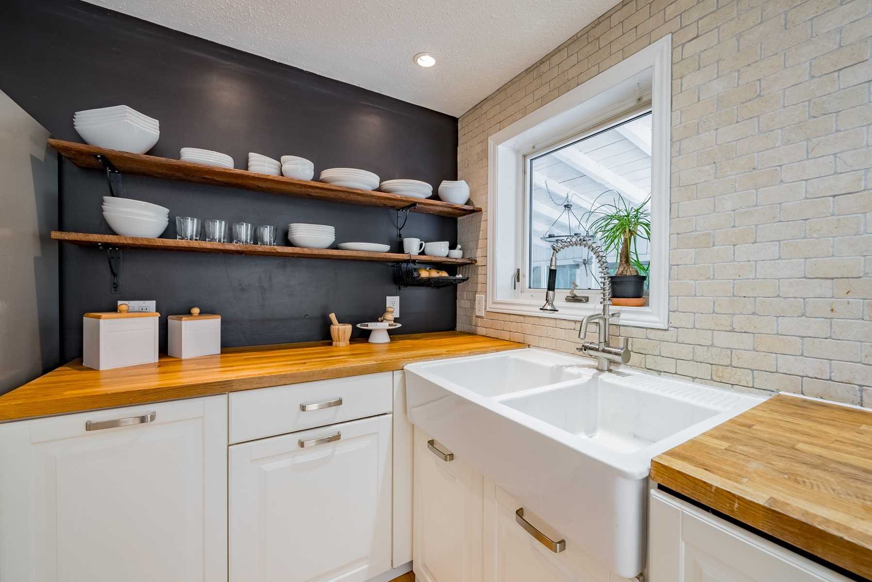 40 Scugog Point Cres