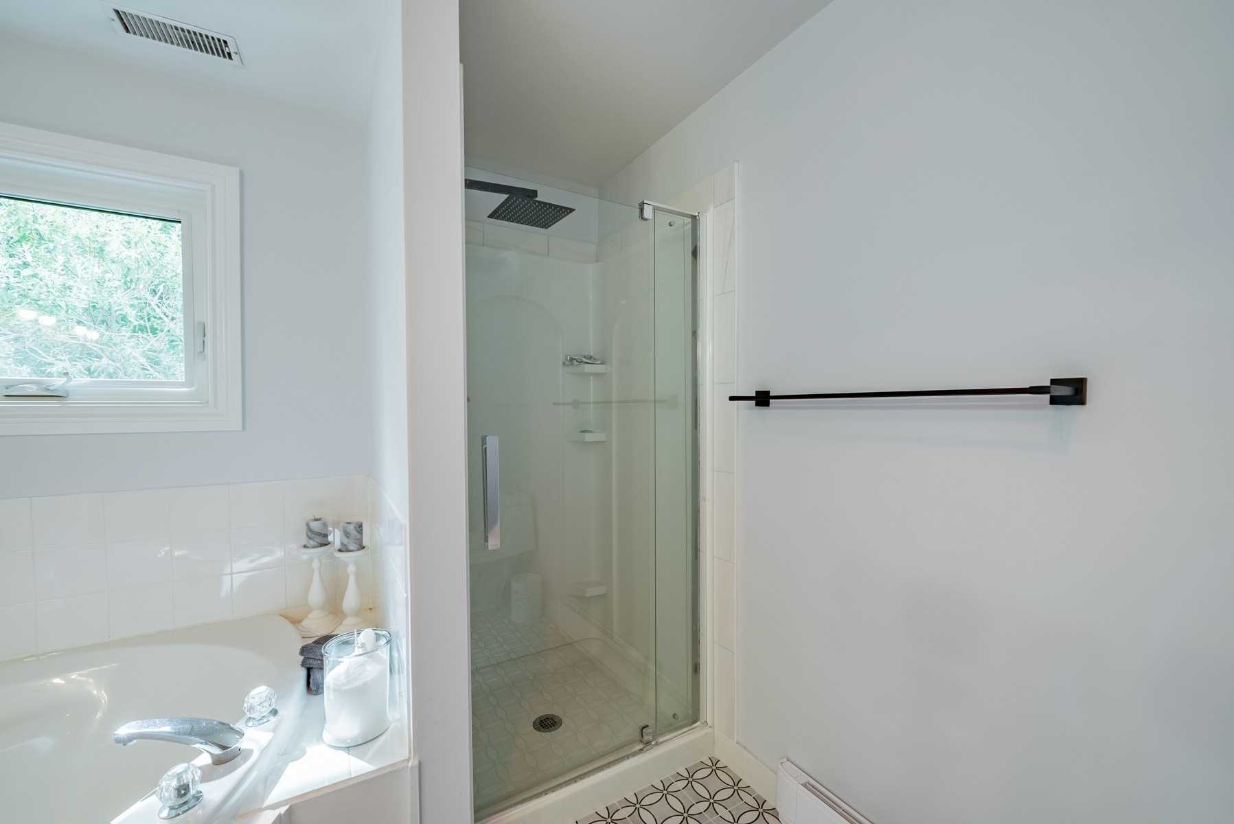 40 Scugog Point Cres
