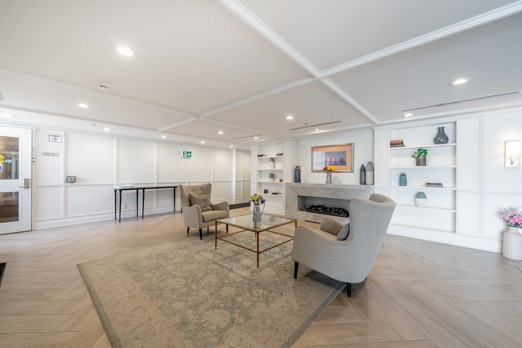 21 Brookhouse Dr, #209