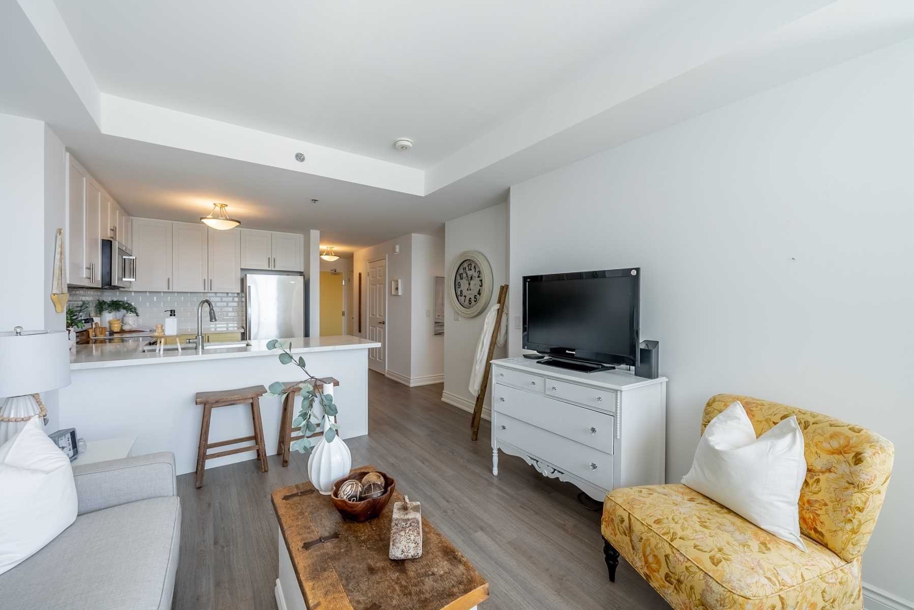 21 Brookhouse Dr, #209