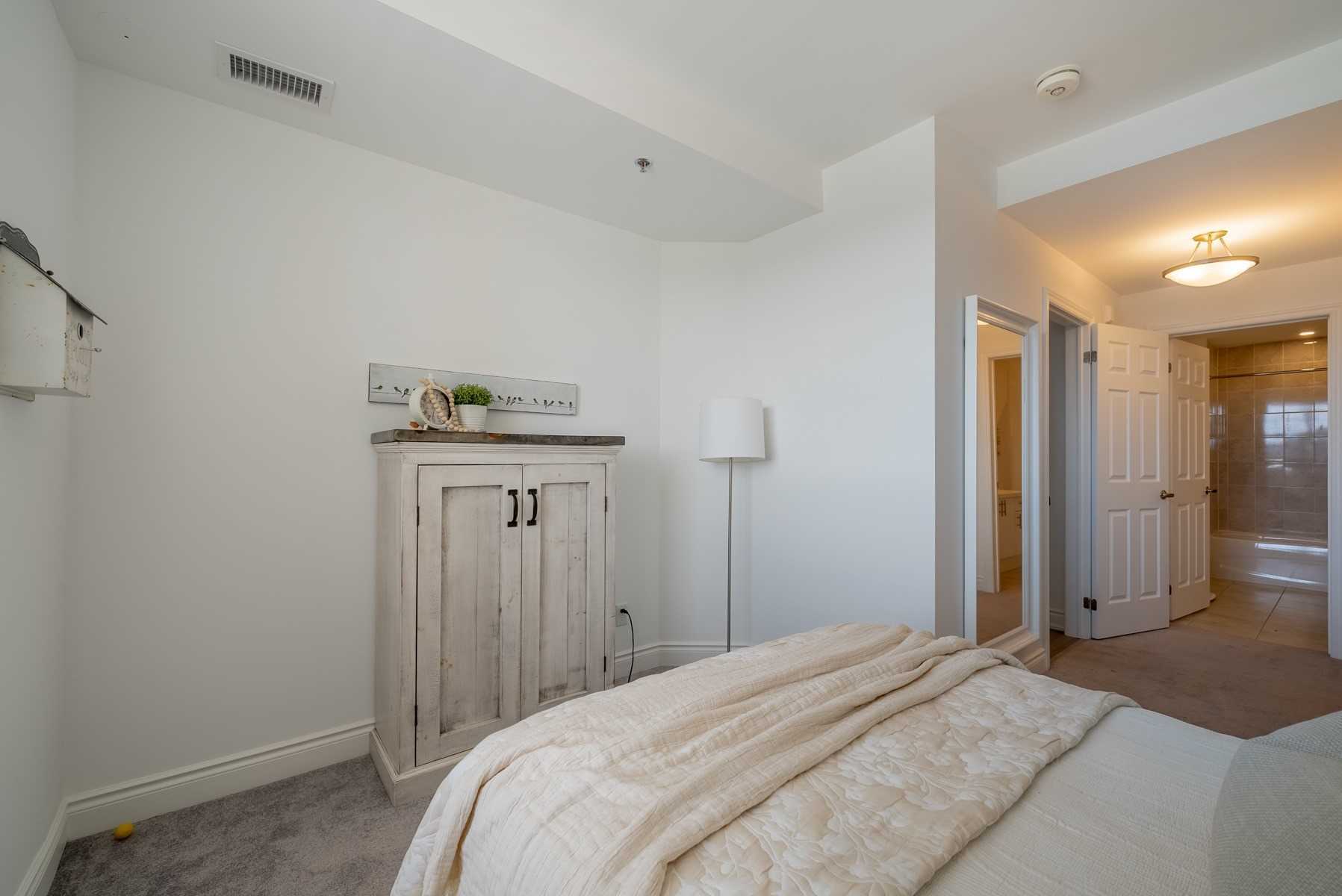 21 Brookhouse Dr, #209