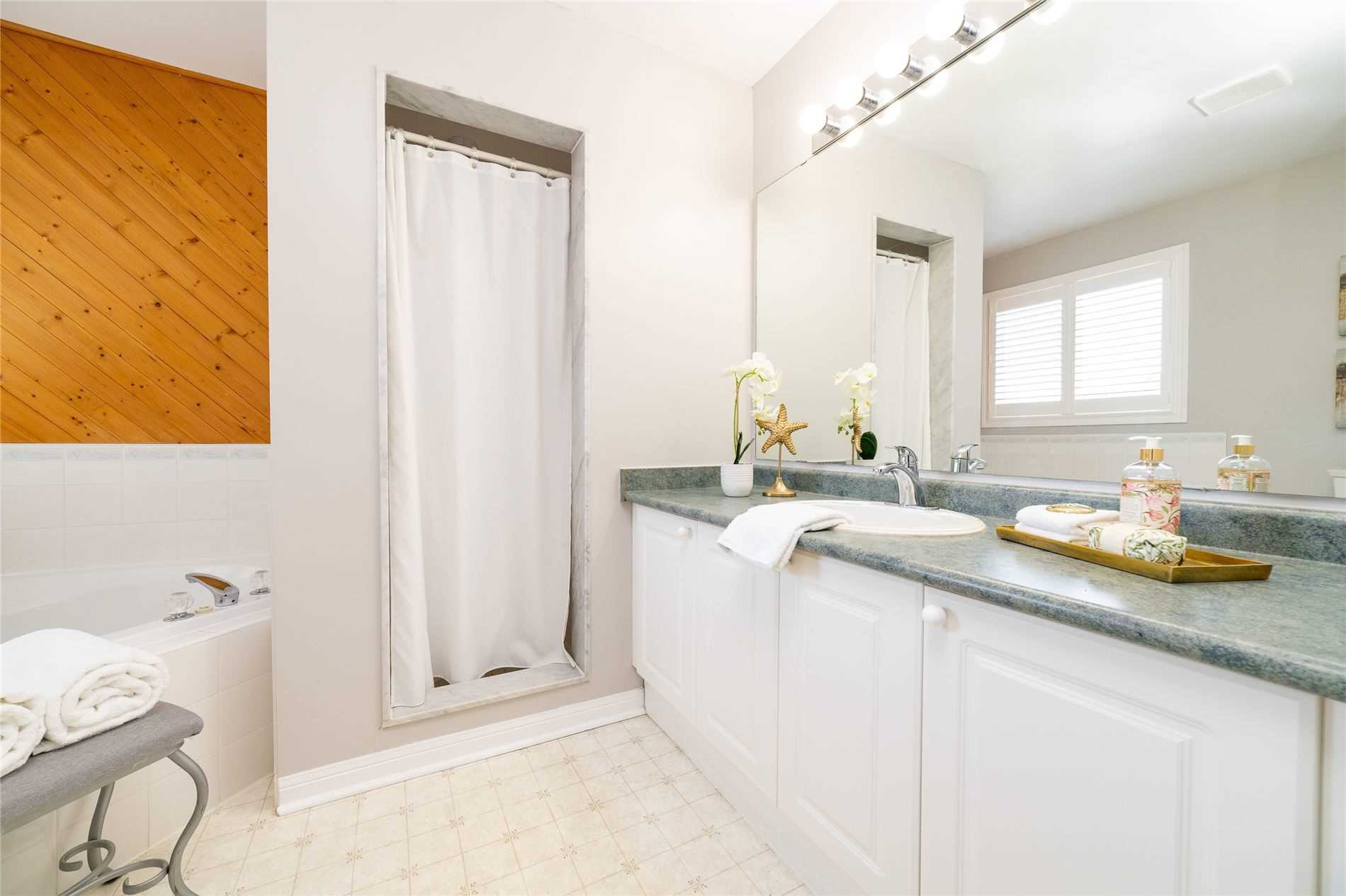 5 Shady Lane Cres
