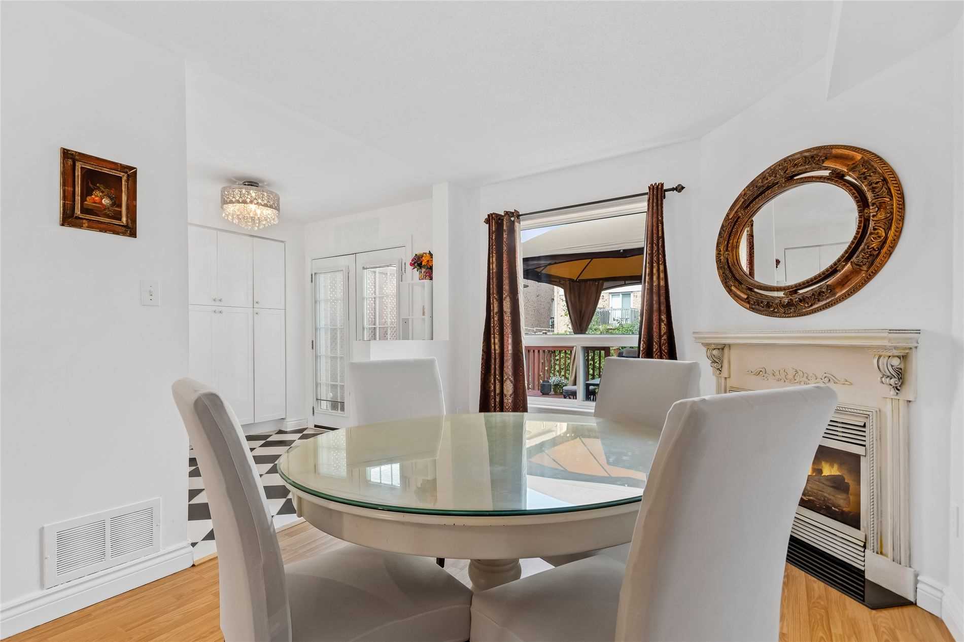 6 Twigg Dr