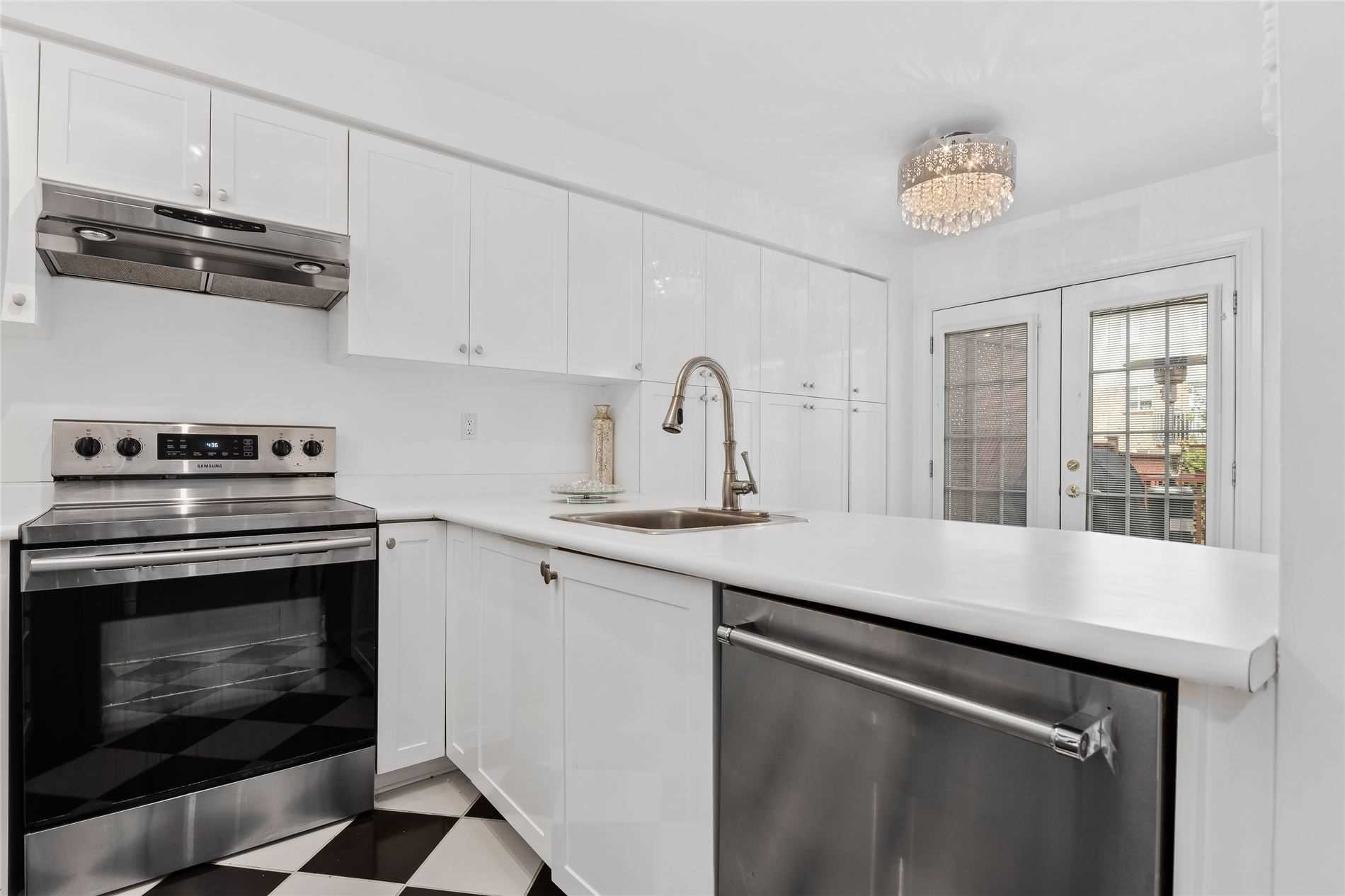 6 Twigg Dr