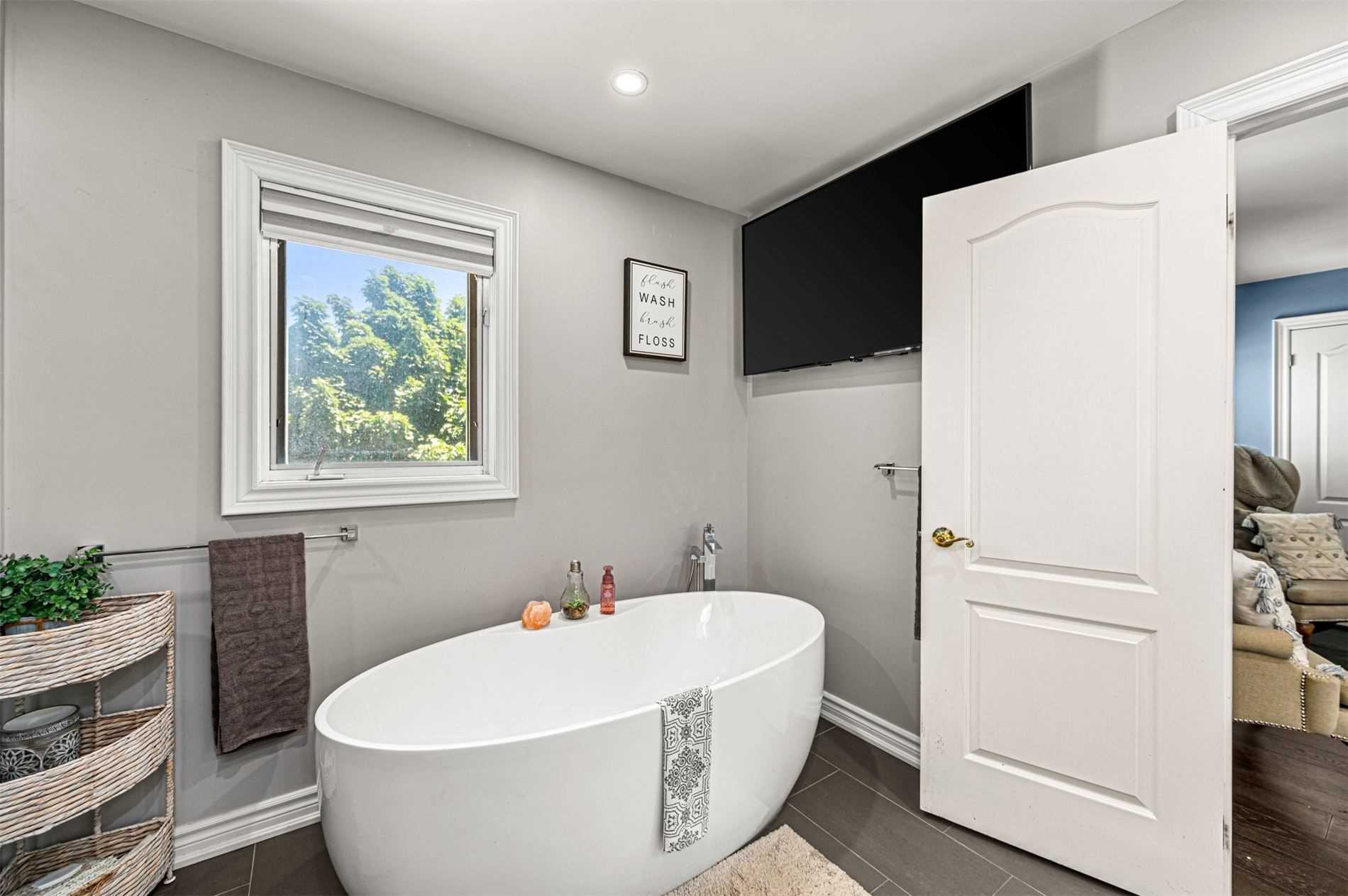 Listing E5726734 - Large Photo # 25