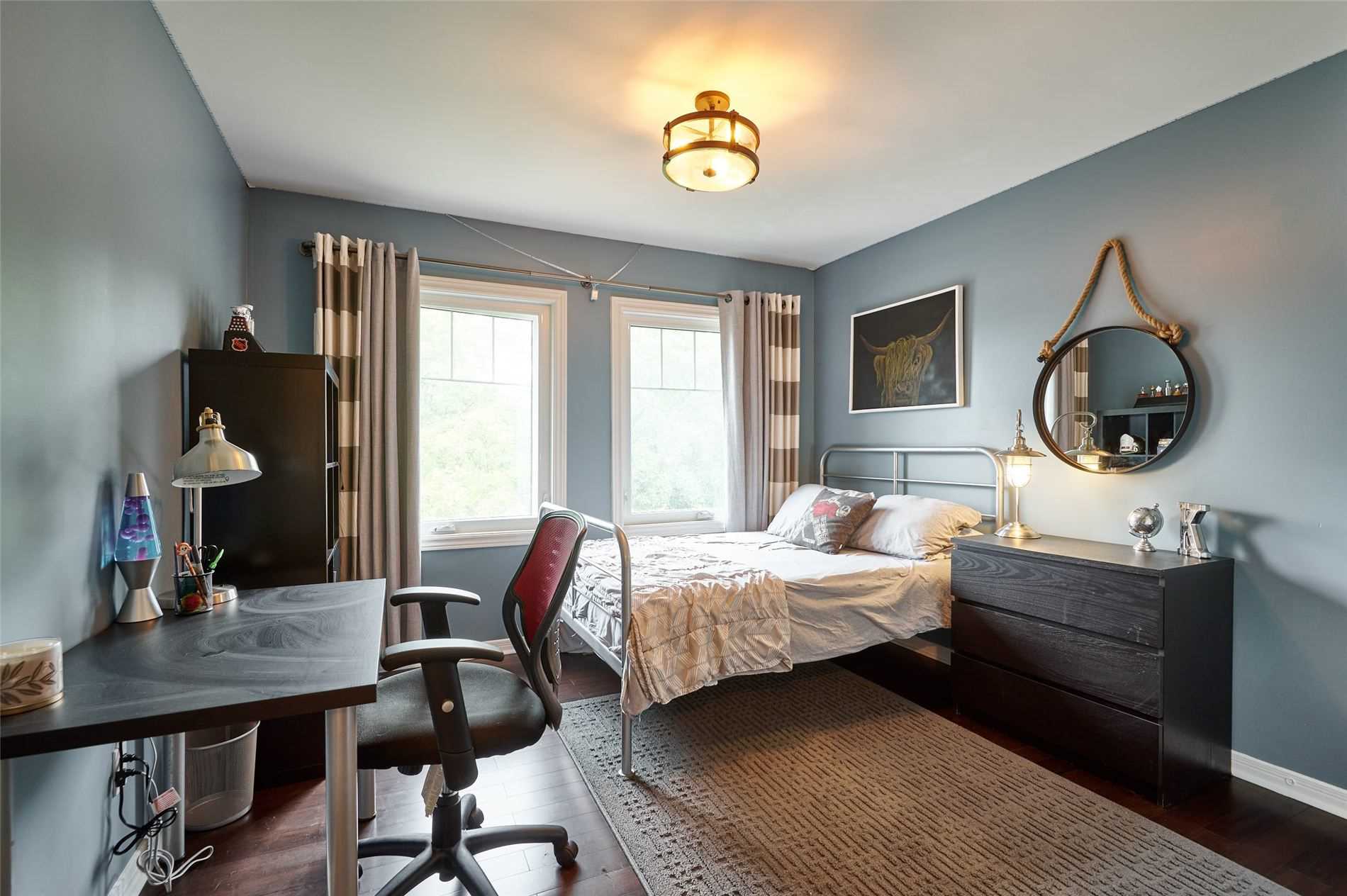 27 Sugarbush Sq