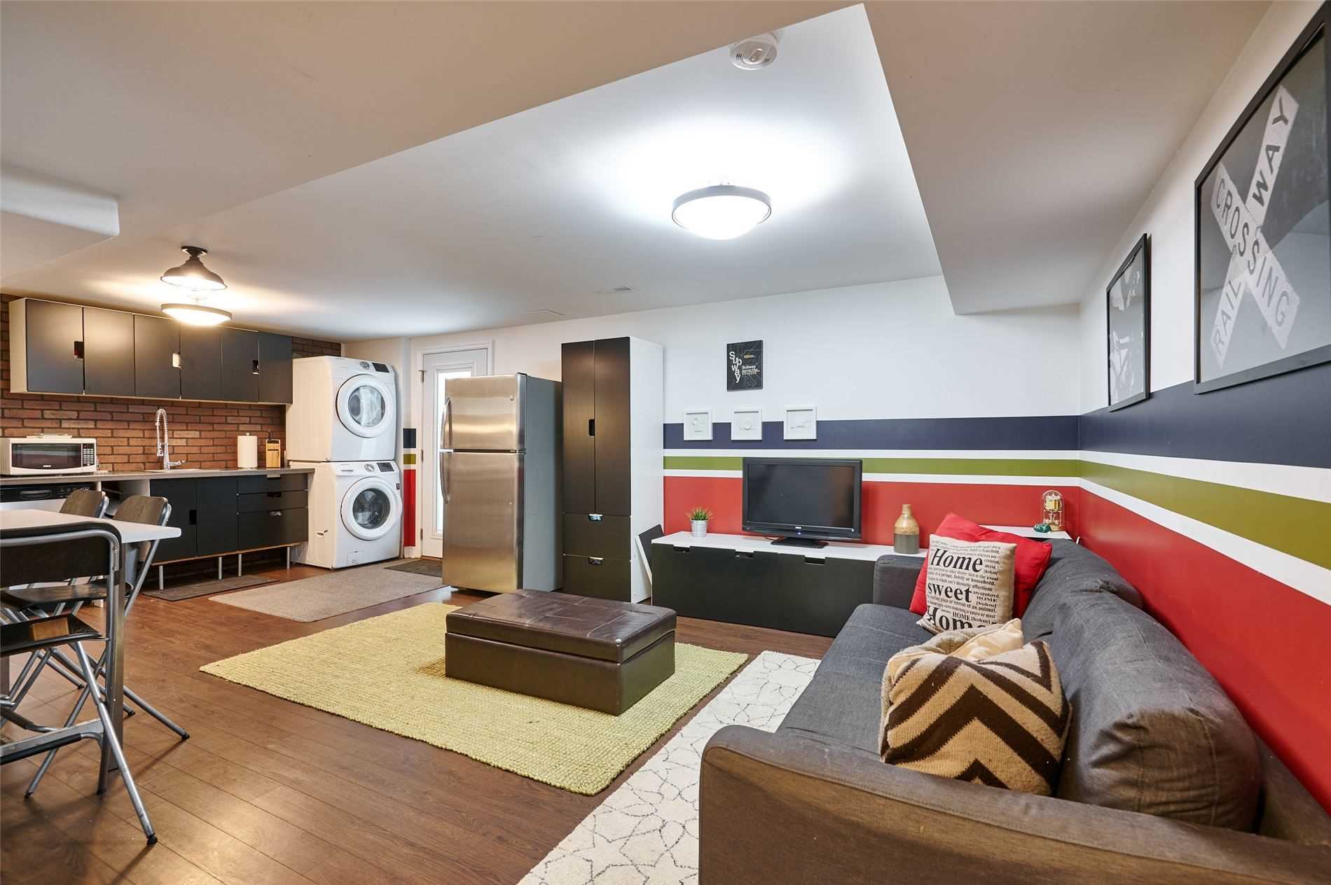 27 Sugarbush Sq