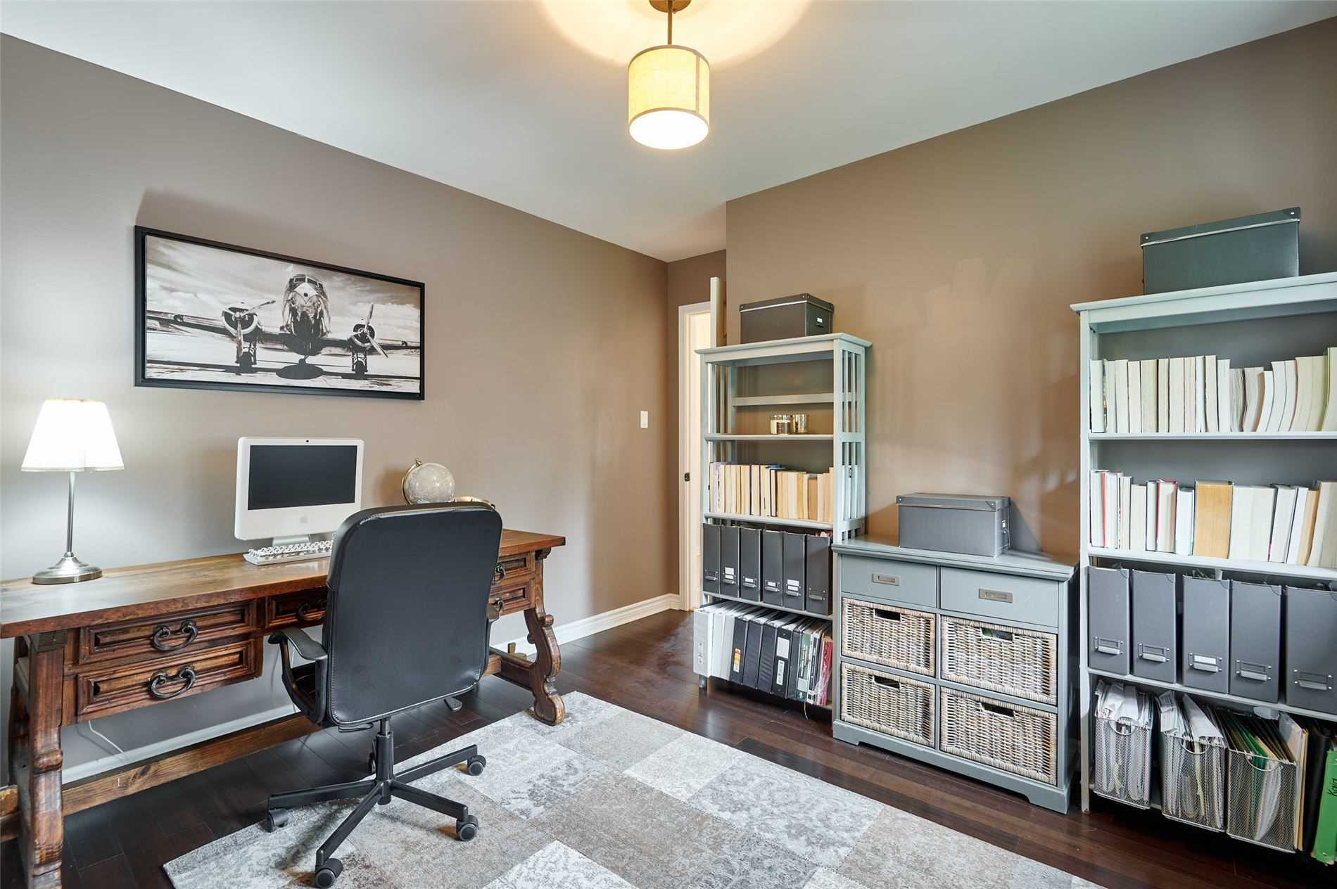27 Sugarbush Sq