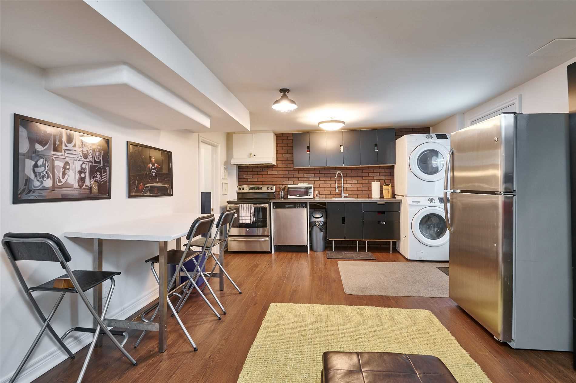 27 Sugarbush Sq