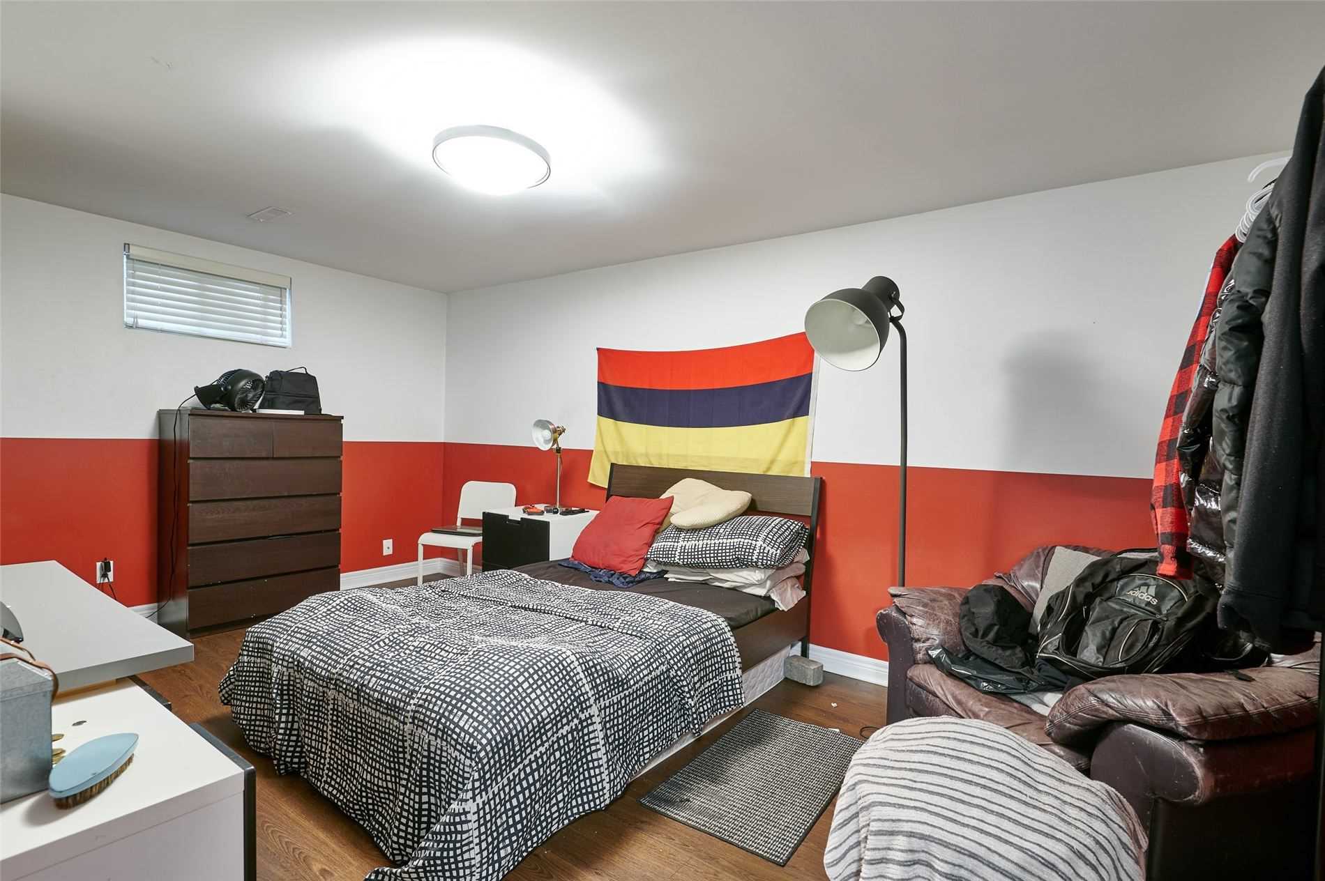 27 Sugarbush Sq