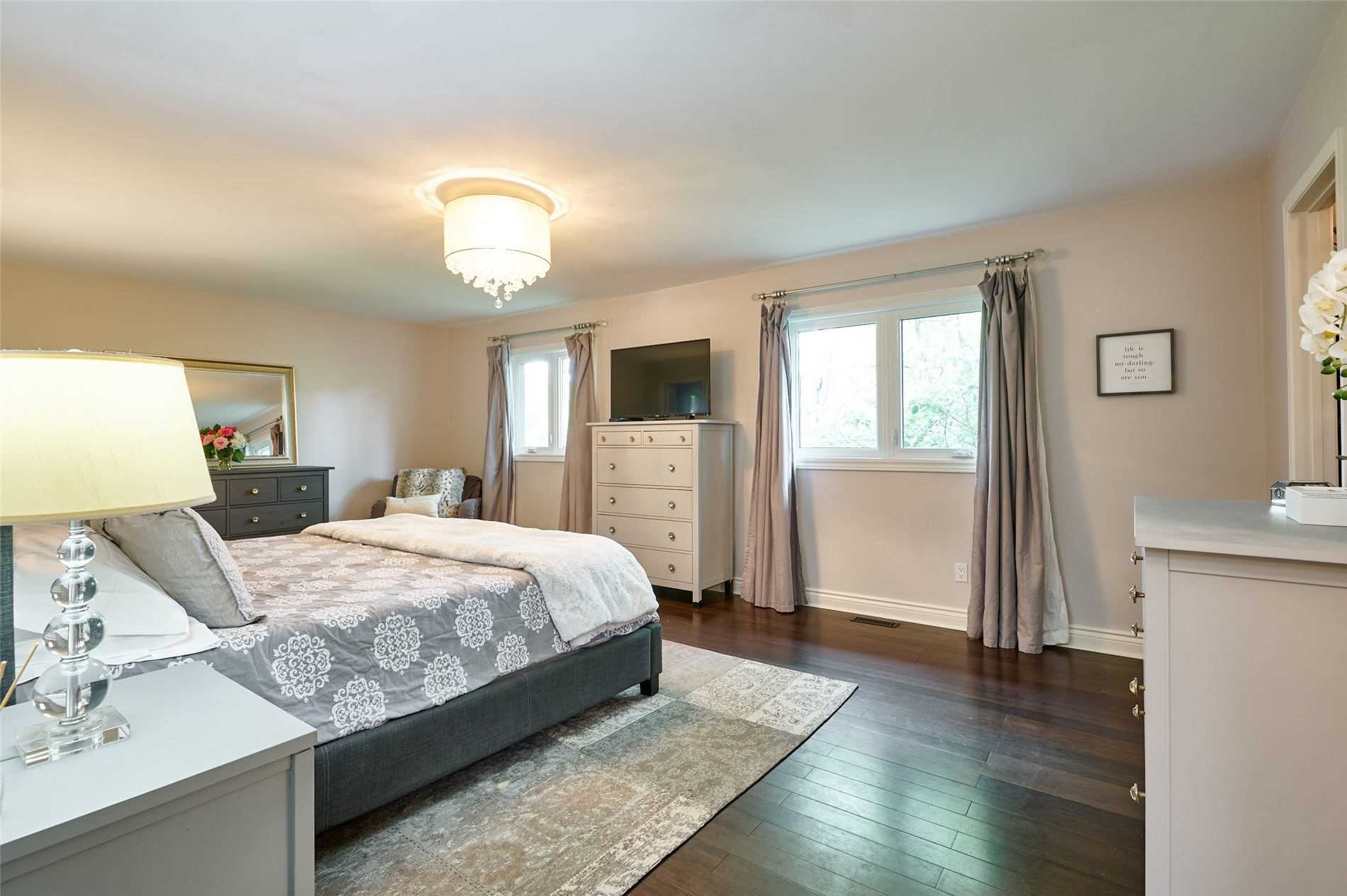 27 Sugarbush Sq