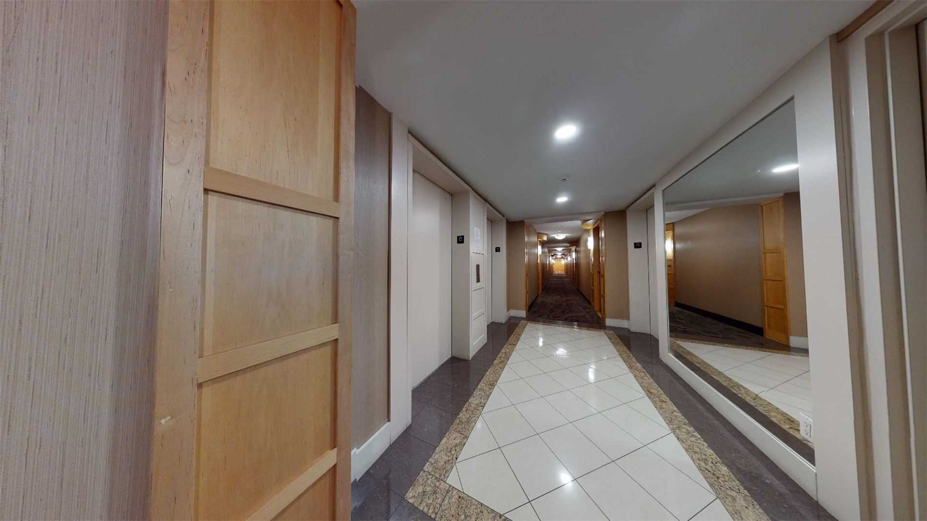 8 Mondeo Dr, #1521