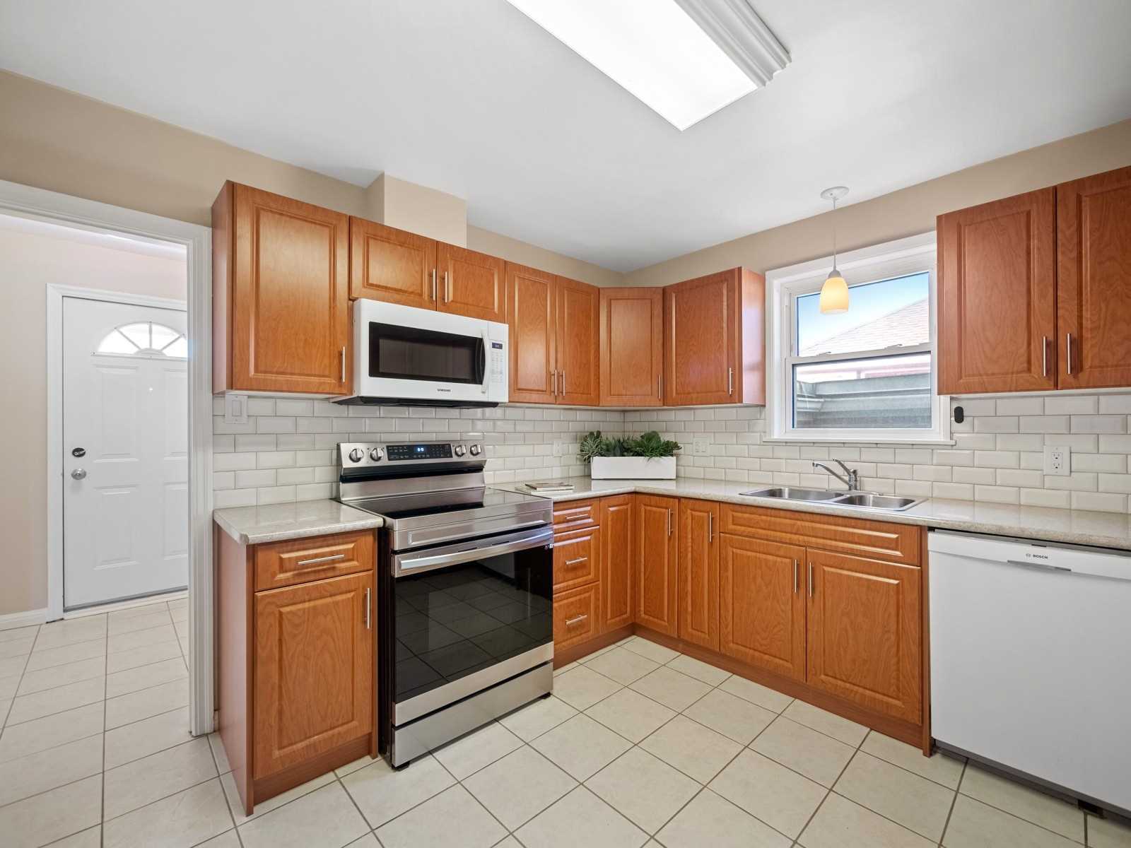 Listing E5730054 - Large Photo # 14
