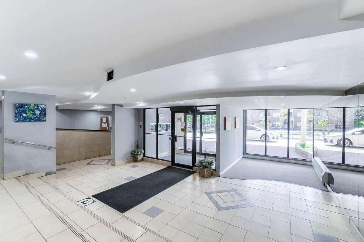 99 Blackwell Ave, #208