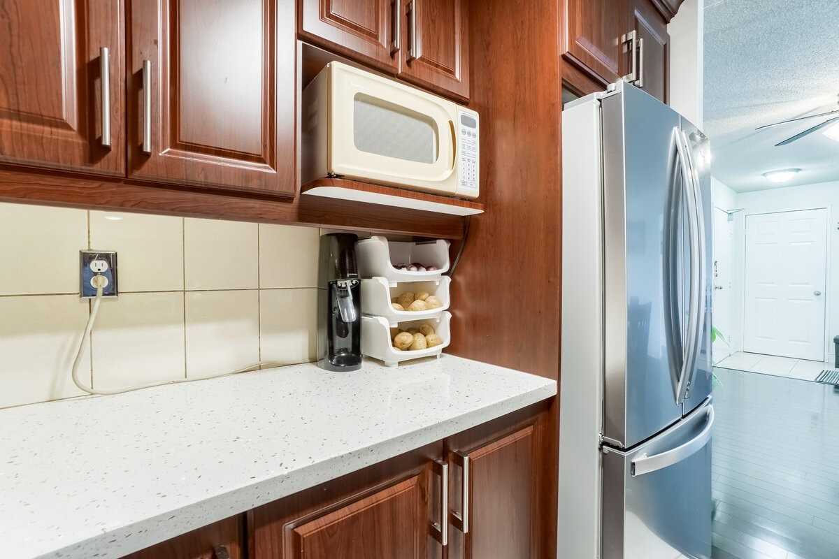 99 Blackwell Ave, #208