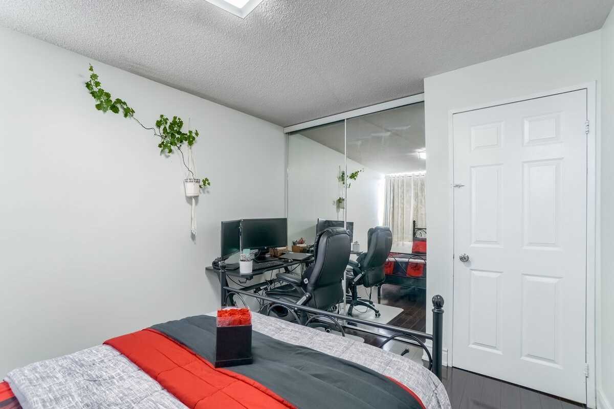99 Blackwell Ave, #208