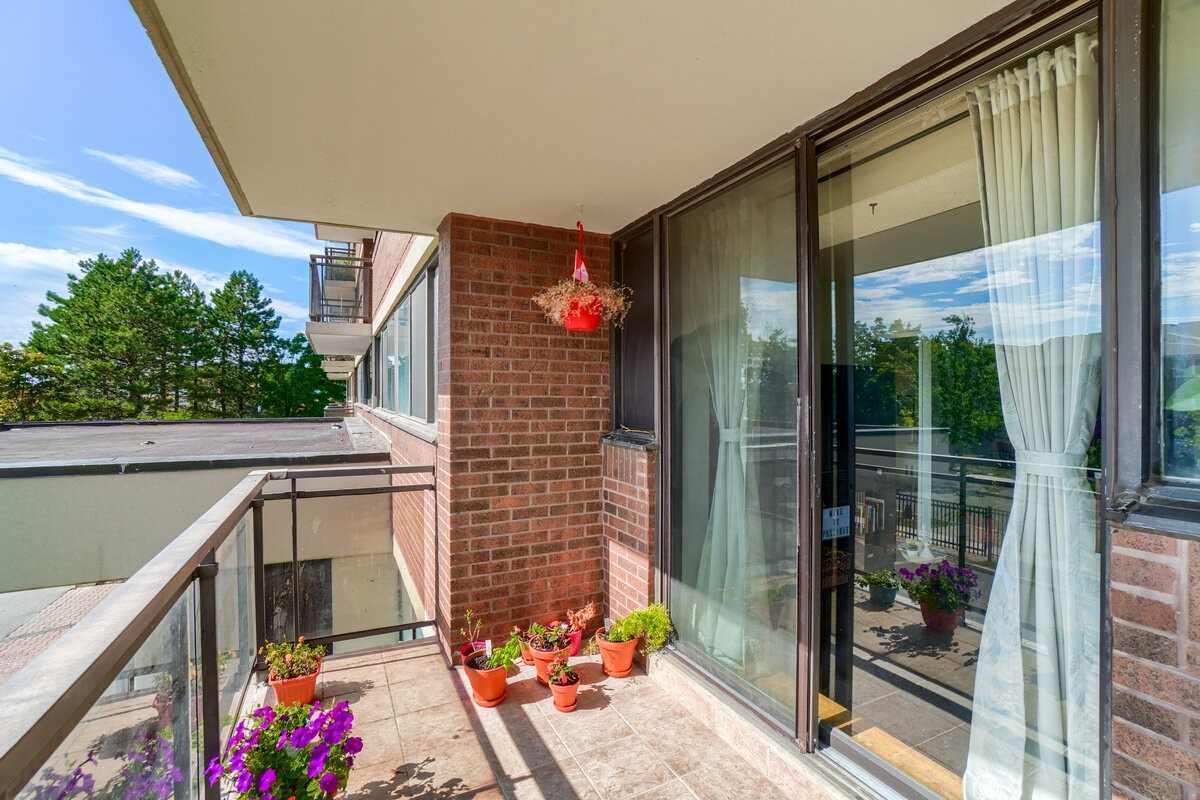 99 Blackwell Ave, #208