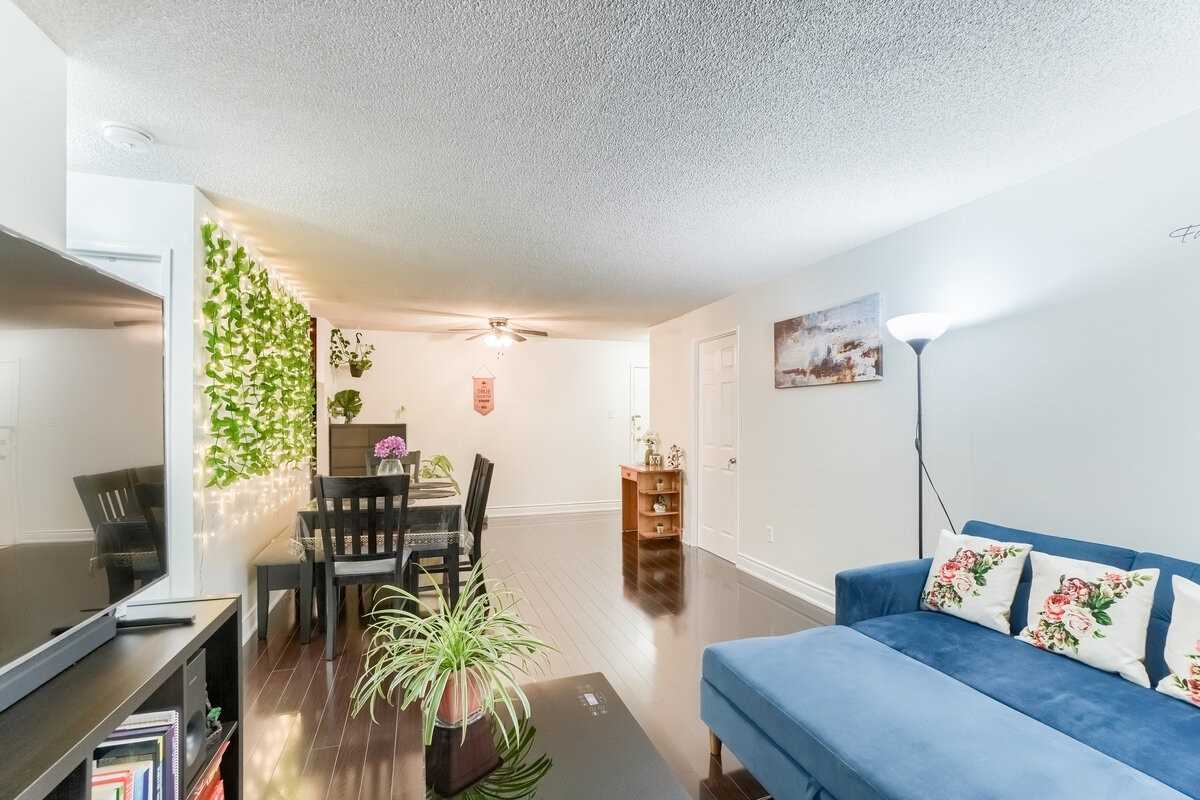 99 Blackwell Ave, #208