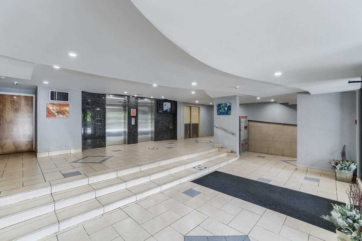 99 Blackwell Ave, #208
