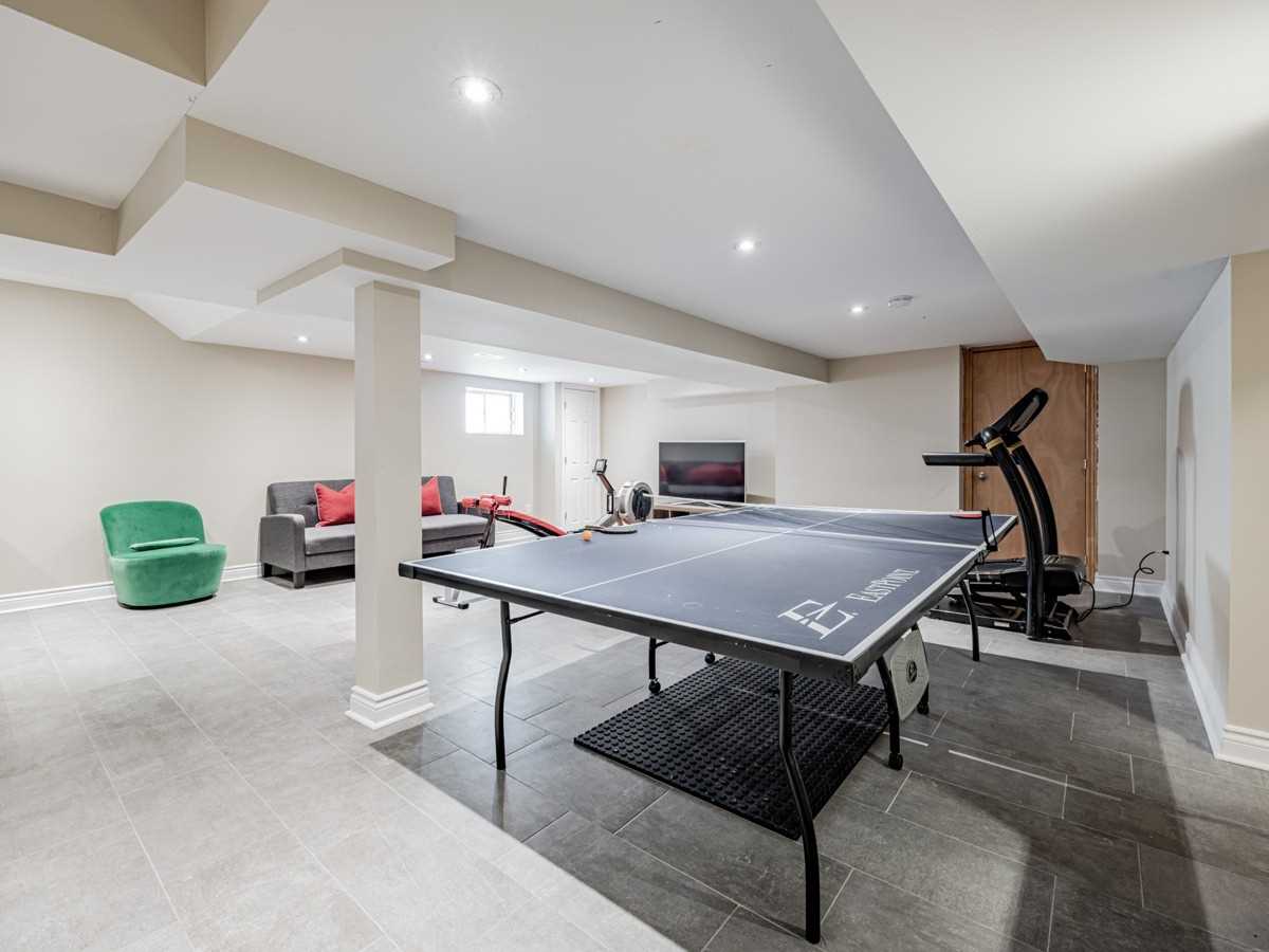 49 Roberson Dr