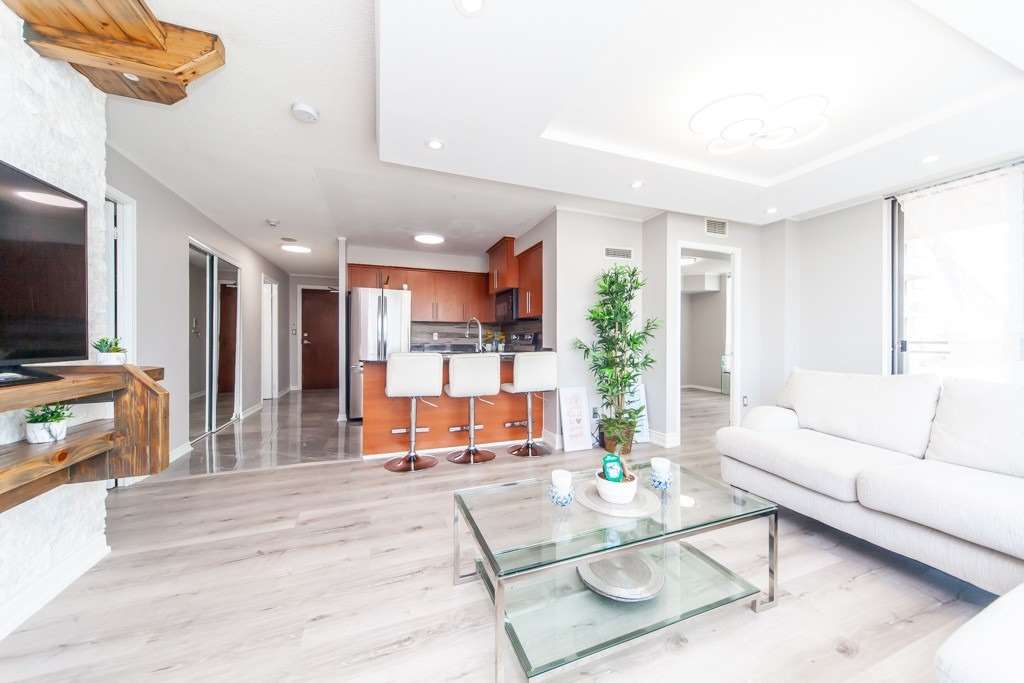 8 Rosebank Dr, #6L