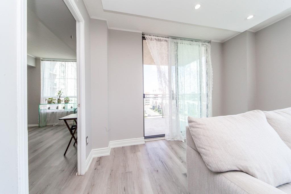 8 Rosebank Dr, #6L