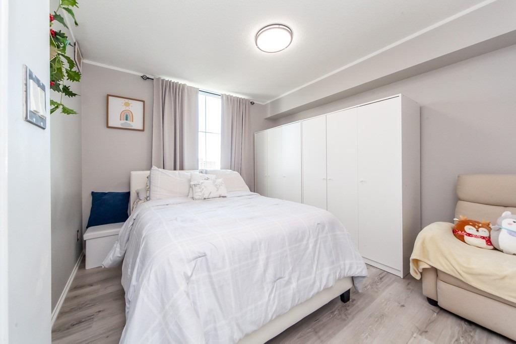 8 Rosebank Dr, #6L
