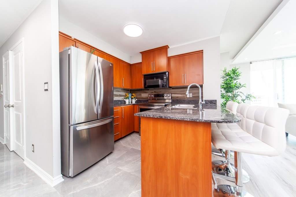 8 Rosebank Dr, #6L