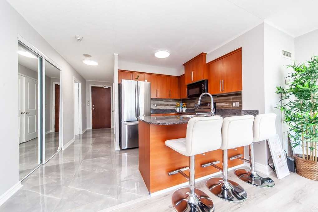 8 Rosebank Dr, #6L